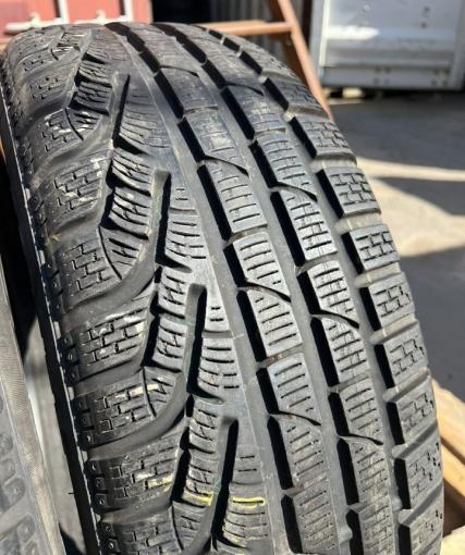 Pirelli Winter Sottozero 210 Serie II 215/60 R17