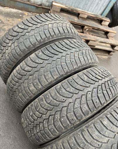 Bridgestone Blizzak Spike-01 235/65 R17