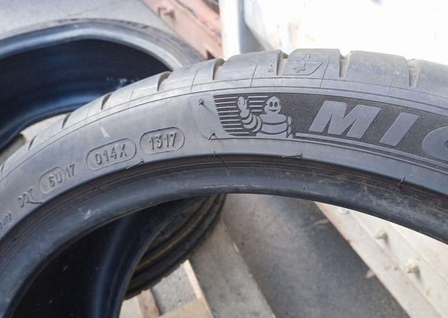 Michelin Pilot Sport 4 S 235/35 R19