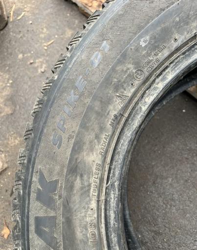 Bridgestone Blizzak Spike-01 235/65 R17