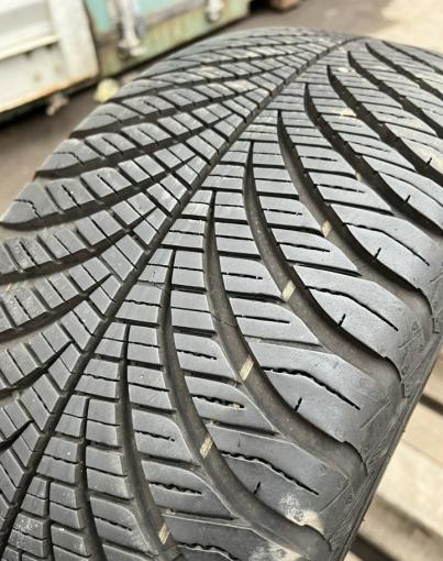 Goodyear Vector 4Seasons Gen-2 215/55 R17