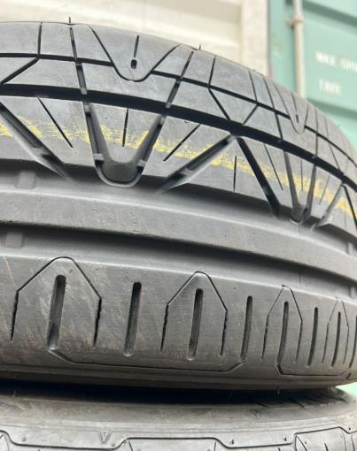 Nitto Invo 235/35 R19