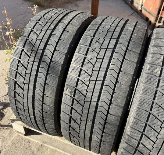 Bridgestone Blizzak VRX 245/45 R17