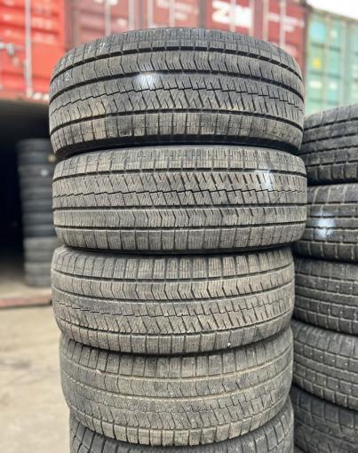 Bridgestone Blizzak VRX2 215/55 R17