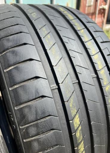 Pirelli P Zero PZ4 285/30 R21