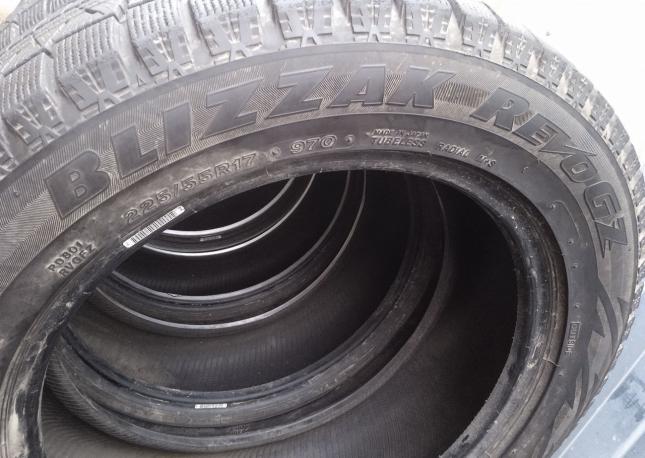 Bridgestone Blizzak Revo GZ 225/55 R17