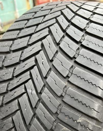 Bridgestone Weather Control A005 225/45 R18