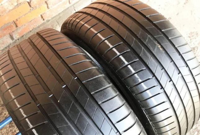 Bridgestone Turanza T005 215/60 R17