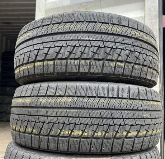 Bridgestone Blizzak VRX 245/40 R19