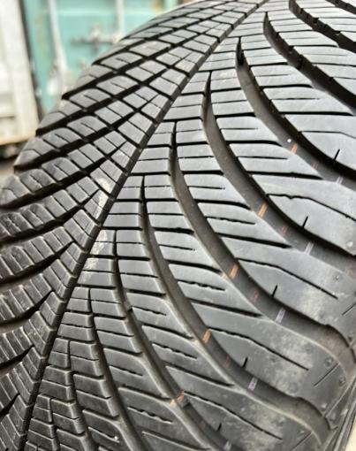 Goodyear Vector 4Seasons Gen-2 215/50 R17