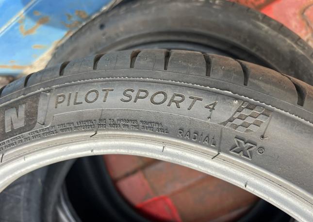 Michelin Pilot Sport 4 235/40 R18