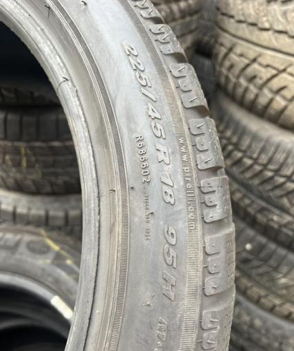 Pirelli Winter Sottozero 210 225/45 R18