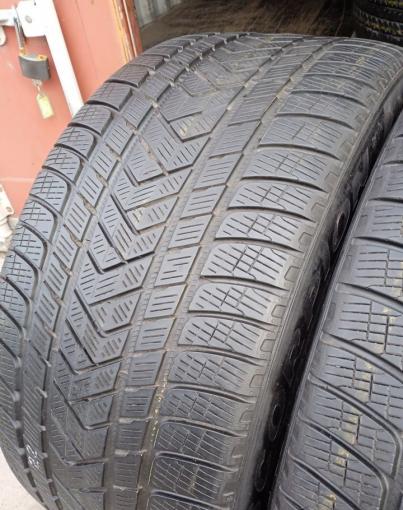 Pirelli Scorpion Winter 325/35 R22