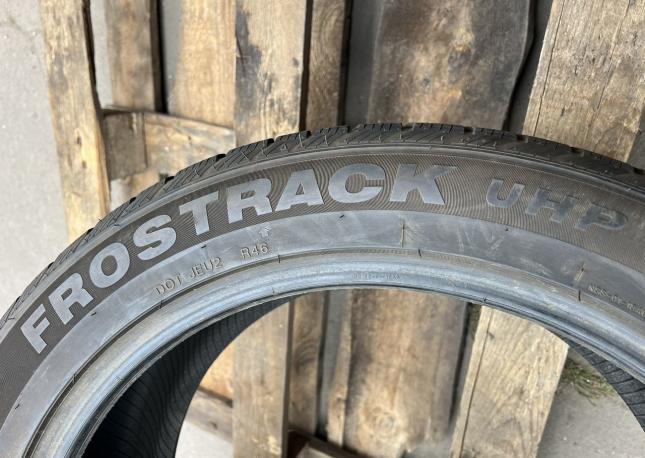 Minerva Frostrack UHP 265/45 R20