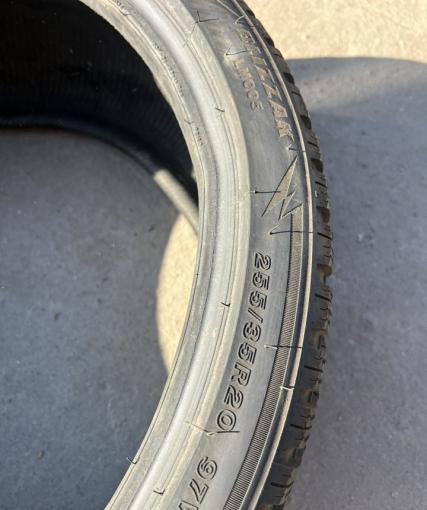 Bridgestone Blizzak LM-005 255/35 R20