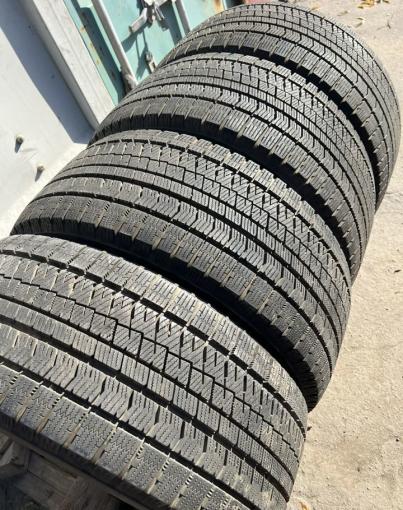 Bridgestone Blizzak VRX2 245/50 R18