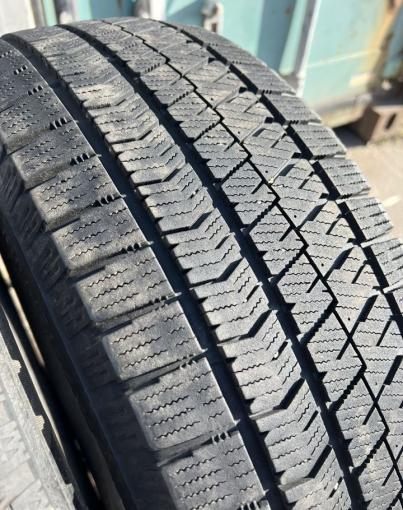 Bridgestone Blizzak VRX2 215/60 R16