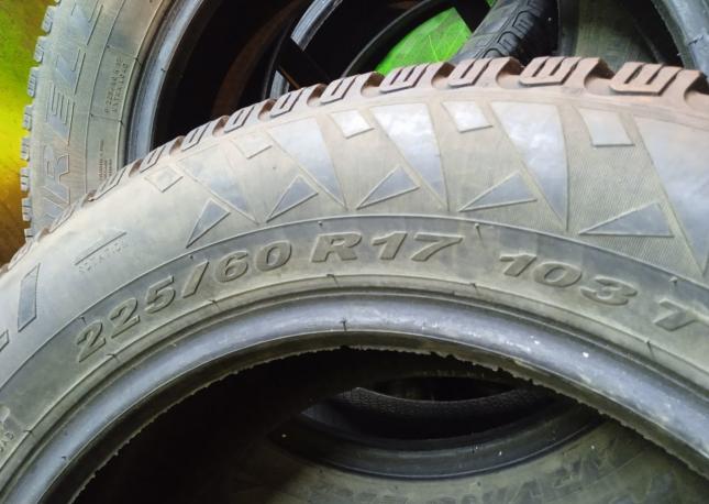 Pirelli Winter Carving Edge 225/60 R17