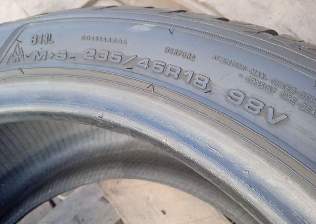Goodyear UltraGrip Performance+ 235/45 R18