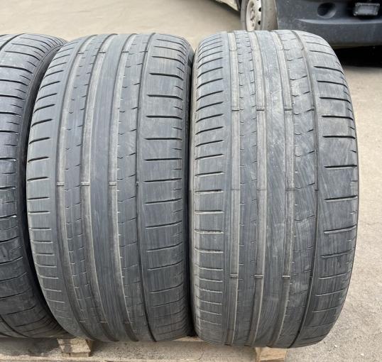 Pirelli P Zero PZ4 285/40 R21