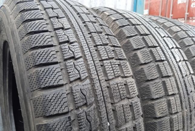 Toyo Winter Tranpath MK4a 215/70 R16