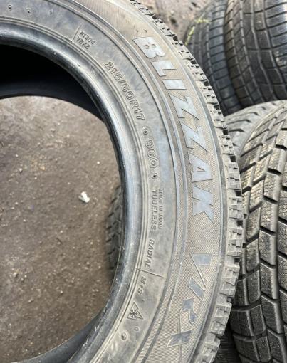 Bridgestone Blizzak VRX 215/60 R17