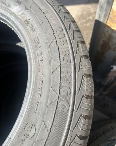 Continental VancoWinter 2 205/65 R16C