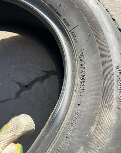 Bridgestone Blizzak VRX2 215/60 R16