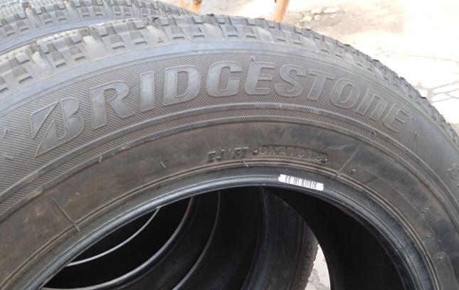 Bridgestone Blizzak VRX 215/60 R16