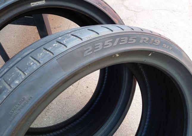 Pirelli P Zero PZ4 235/35 R19