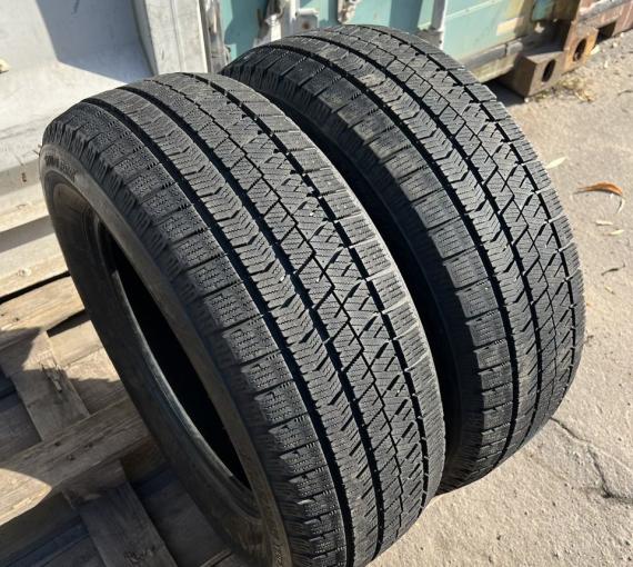 Bridgestone Blizzak VRX2 215/60 R16