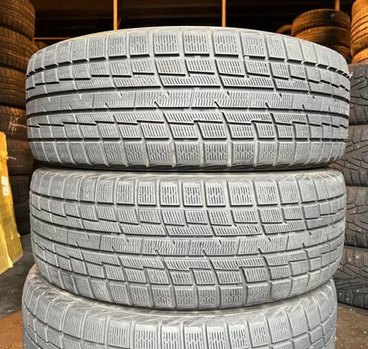 Yokohama Ice Guard IG30 215/60 R16