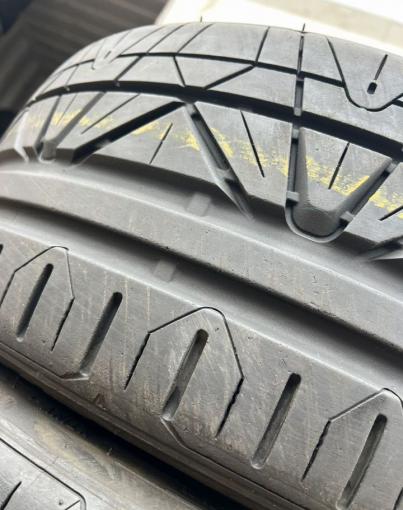 Nitto Invo 235/35 R19