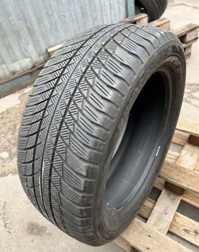 Bridgestone Blizzak LM-001 245/50 R19