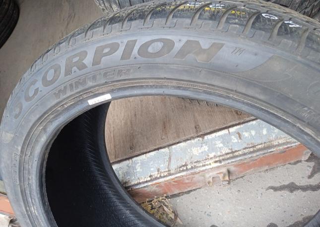 Pirelli Scorpion Winter 285/40 R22