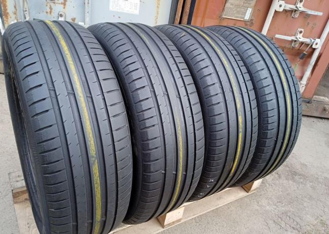 Michelin Pilot Sport 4 SUV 235/65 R17