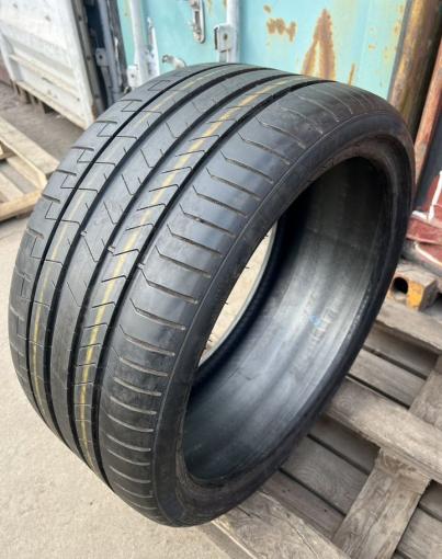Pirelli P Zero PZ4 275/30 R21