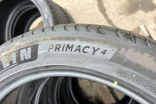 Michelin Primacy 4 235/45 R18