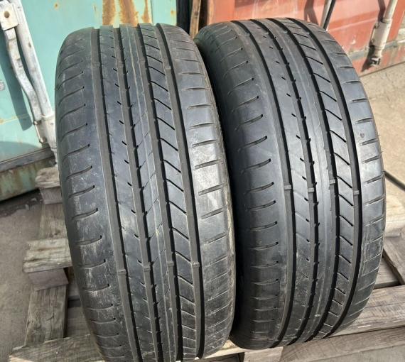 Goodyear EfficientGrip 235/45 R19