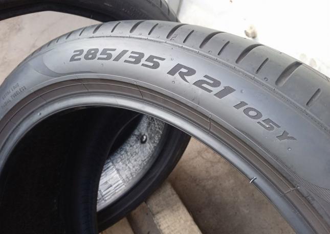 Pirelli P Zero PZ4 285/35 R21