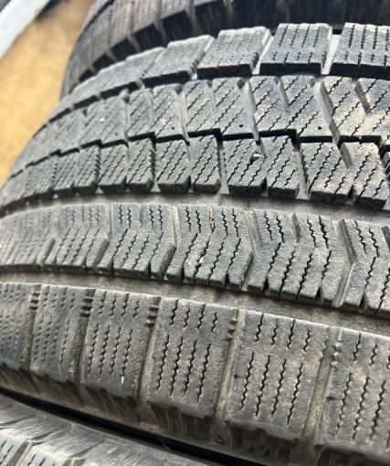 Bridgestone Blizzak VRX2 215/65 R16