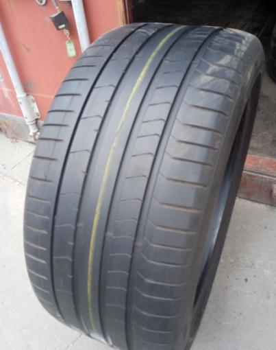 Pirelli P Zero PZ4 315/35 R21