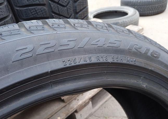 Pirelli Winter Sottozero 3 225/45 R18