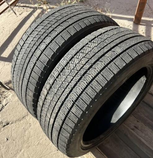 Bridgestone Blizzak VRX2 245/45 R19