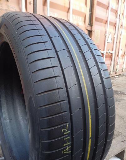 Pirelli P Zero PZ4 275/40 R20