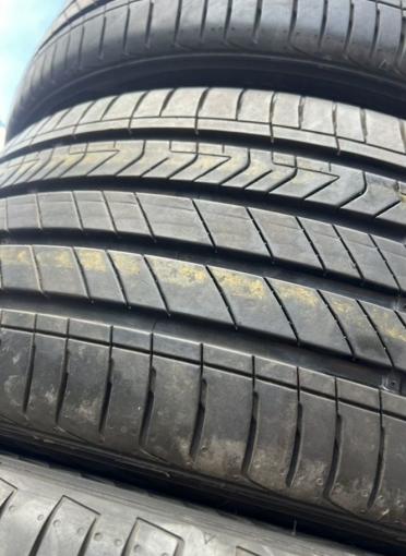 Kumho Majesty 9 Solus TA91 225/40 R19 и 255/35 R19