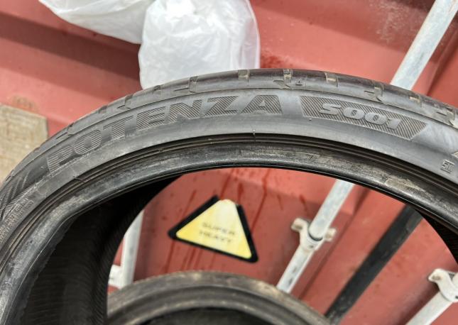 Bridgestone Potenza S001 225/35 R19