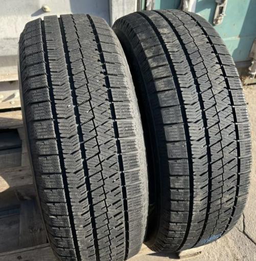 Bridgestone Blizzak VRX2 215/60 R16