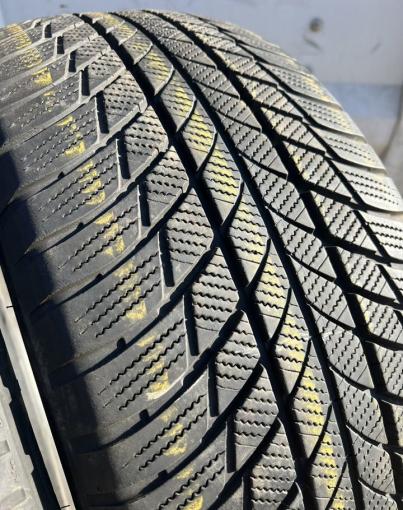 Bridgestone Blizzak LM-001 245/50 R19