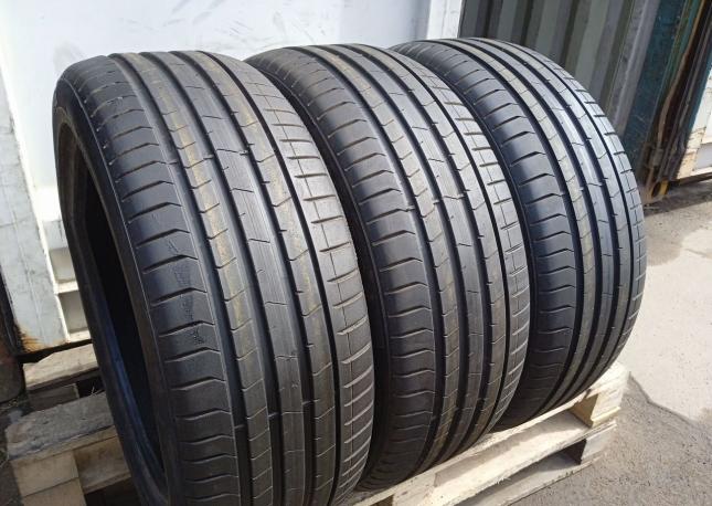 Pirelli P Zero PZ4 245/45 R19